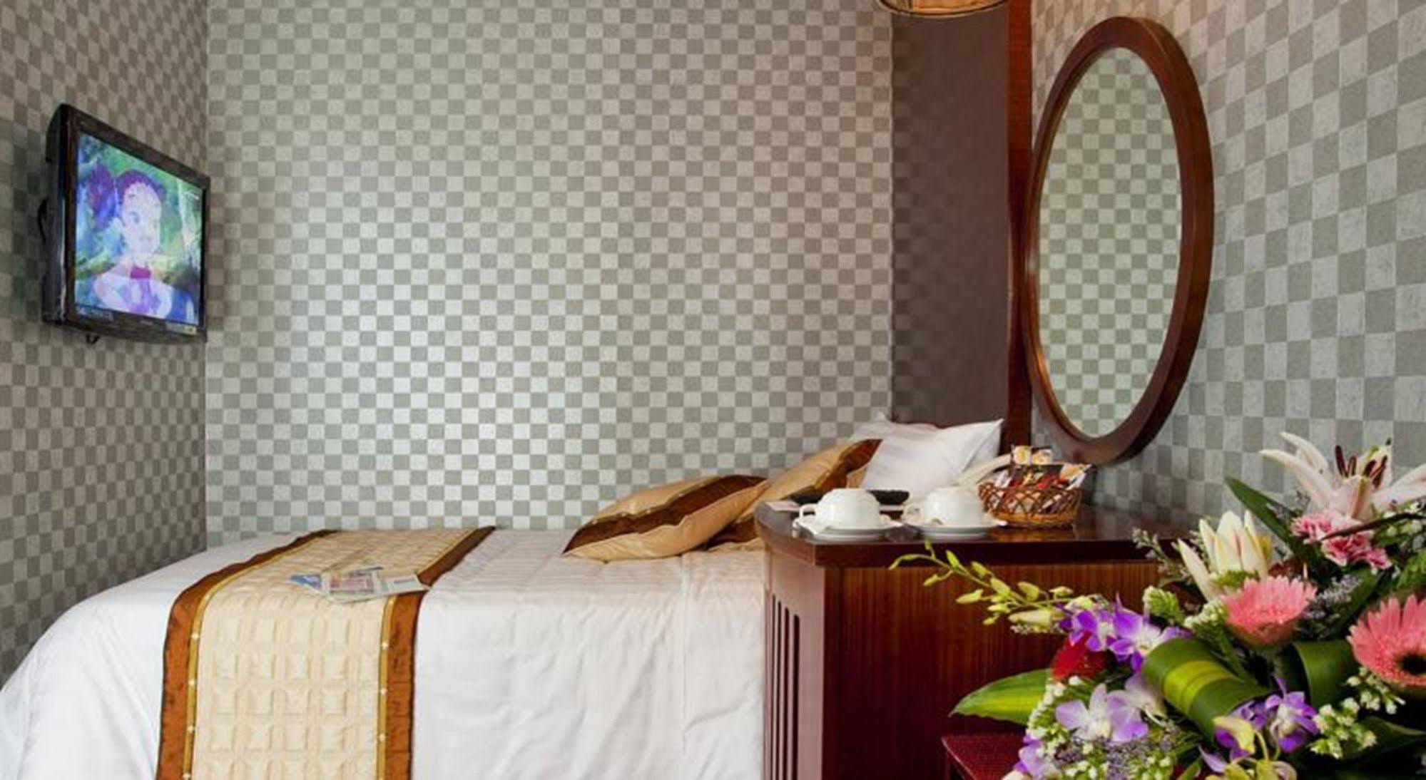 Millennium Hanoi Hotel Bagian luar foto